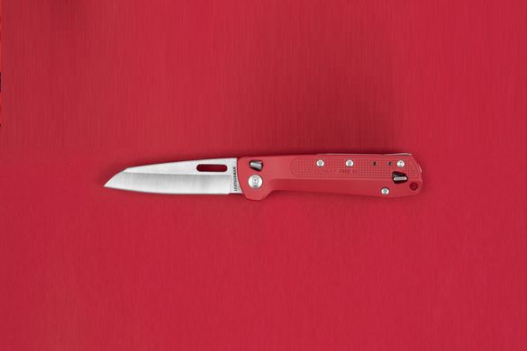 Нож-мультитул Leatherman Free K2 Crimson