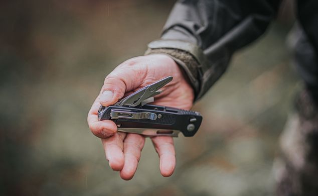 Ніж-мультитул Leatherman Free K4 Gray