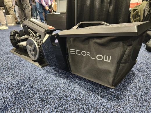 Газоноосарка Ecoflow Blade з комплектом для підмітання газону