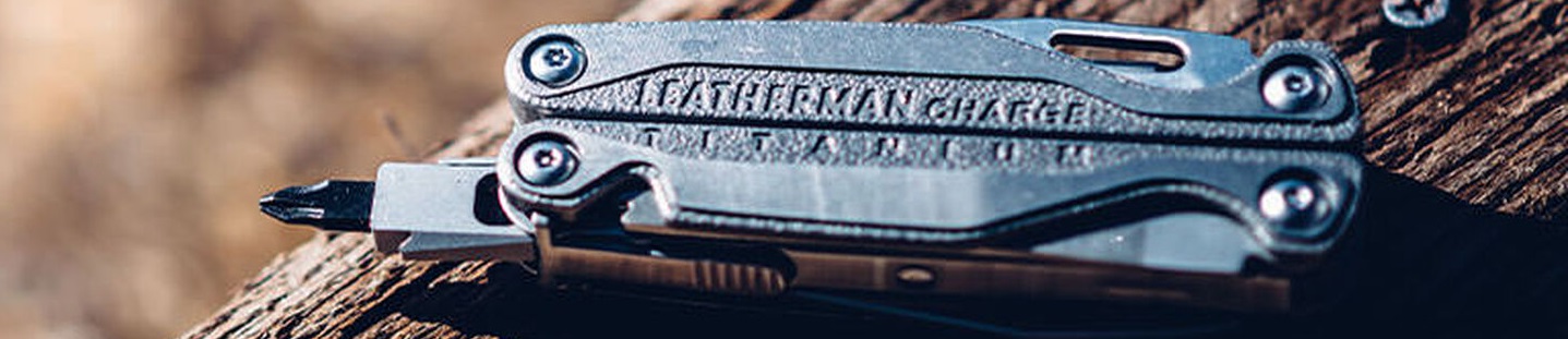 Мультиінструмент Leatherman Charge для комфортного носіння в кишені штанів або шортів, в сумці або рюкзаку