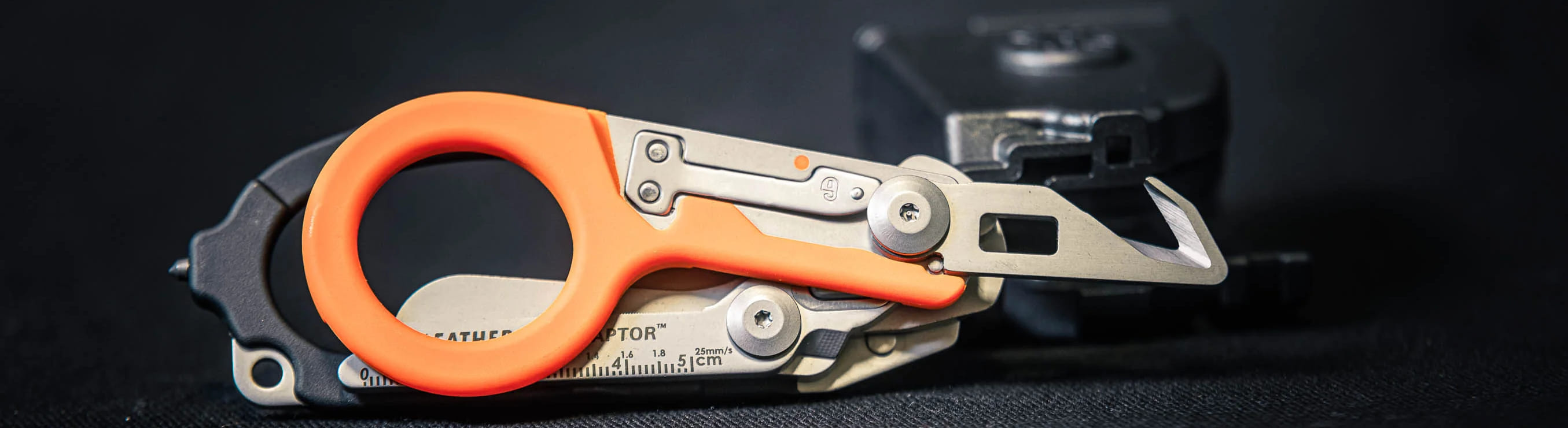 Ножиці-мультитул Leatherman Raptor Rescue Orange/Black із вбудованим стропорізом
