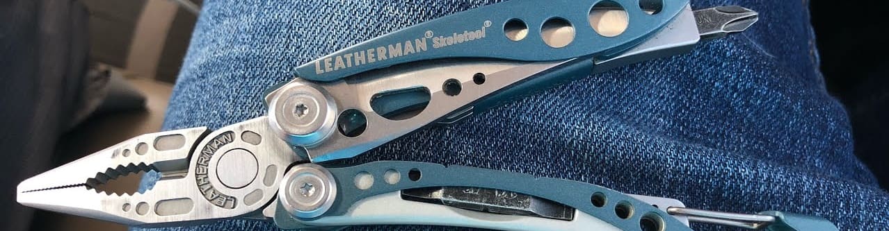 Багатофункціональний інструмент Leatherman Skeletool Columbia Blue 832209